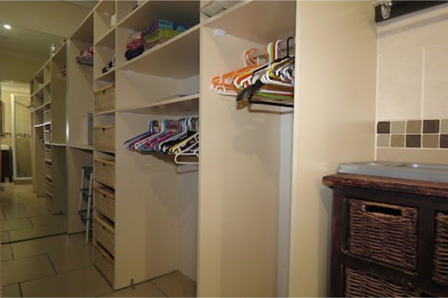 4 Bedroom Property for Sale in Palmiet Western Cape